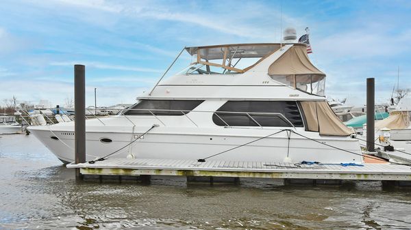 Carver 45 Voyager 