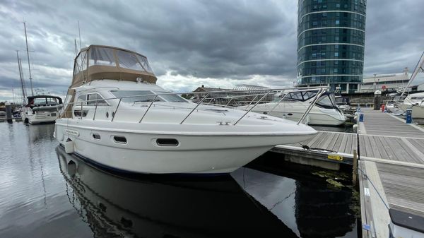 Sealine F44 Flybridge