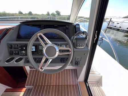 Nimbus 405 Flybridge image