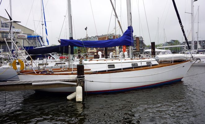 Cheoy Lee Offshore 38 - main image