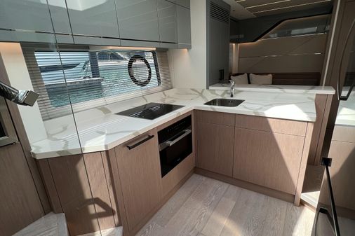 Sunseeker 74 Sport Yacht XPS image