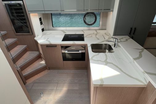 Sunseeker 74 Sport Yacht XPS image