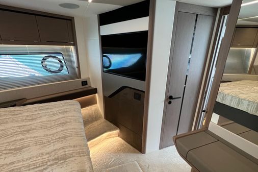 Sunseeker 74 Sport Yacht XPS image