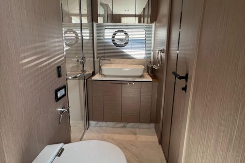 Sunseeker 74 Sport Yacht XPS image