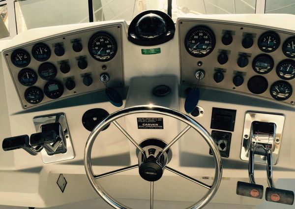 Carver 404 Cockpit Motor Yacht image