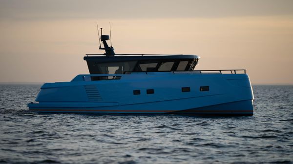 Custom Glacier Yacht 48 Cabin 