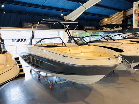 Bayliner VR6 Bowrider - main image