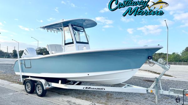 Sea Hunt Ultra 239 SE