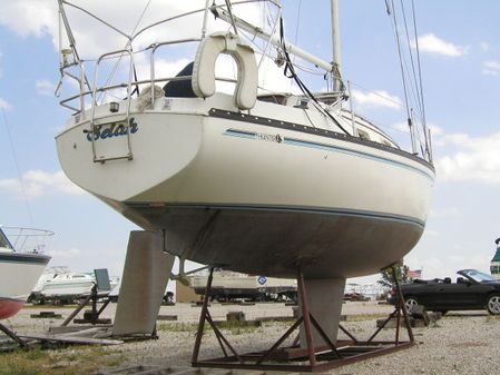 Hunter 27 image