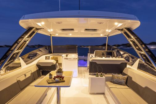 Aquila 32 Sport image