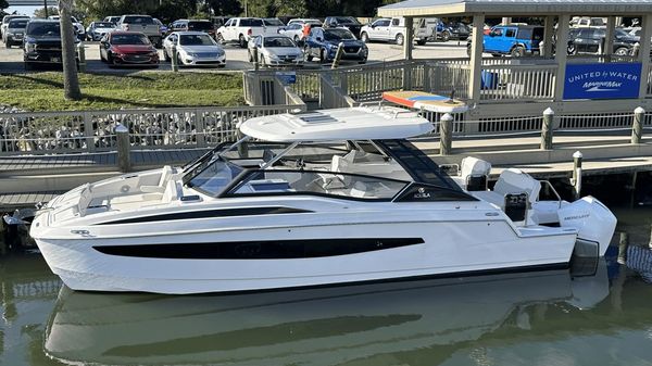 Aquila 32 Sport 