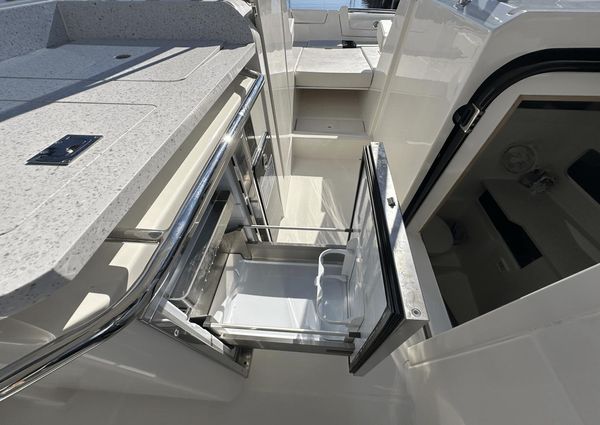 Aquila 32 Sport image