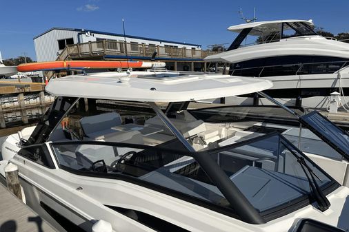 Aquila 32 Sport image