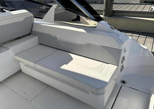 Aquila 32 Sport image