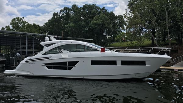 Cruisers Yachts 60 Cantius