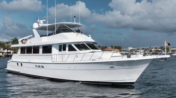 Hatteras 74 Cockpit Motor Yacht