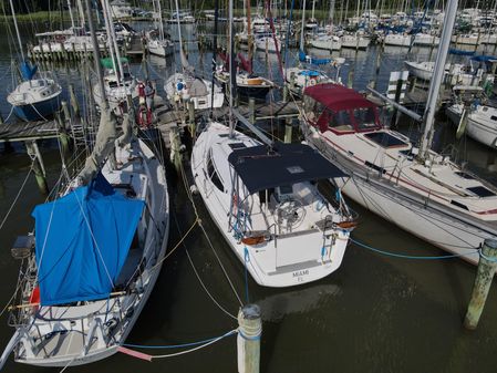 Marlow-Hunter 33 image
