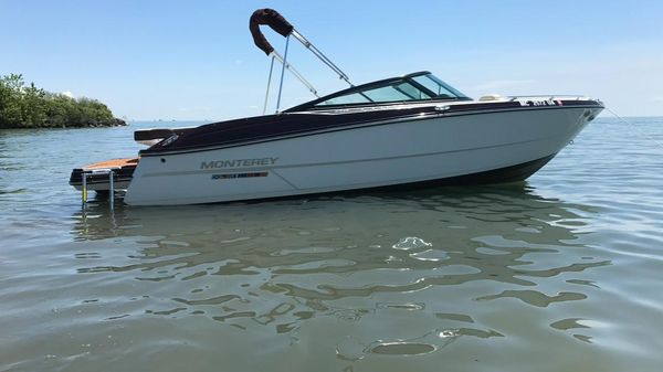 Monterey 218 Super Sport