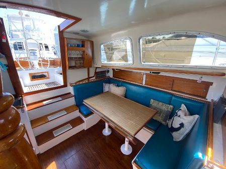 Columbia-yacht SAIL image