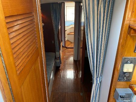 Columbia-yacht SAIL image