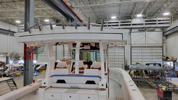 Formula 387 Center Console Fish image
