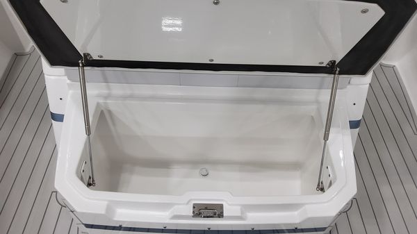 Formula 387 Center Console Fish image