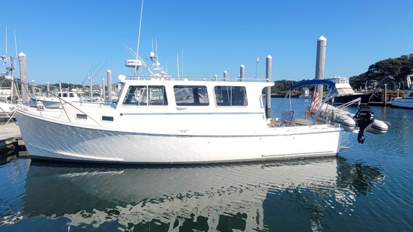 BHM Downeast Style Extended Cabin Hardtop Cruiser 