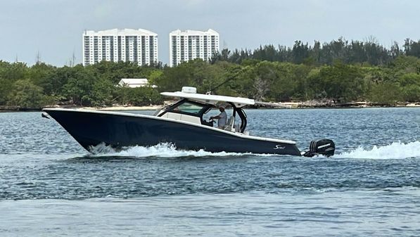 Scout 380 LXF Center Console image