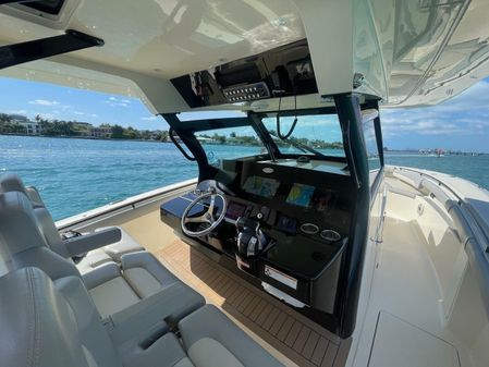 Scout 380 LXF Center Console image