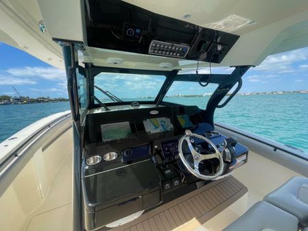 Scout 380 LXF Center Console image