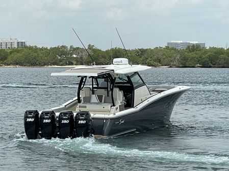 Scout 380 LXF Center Console image