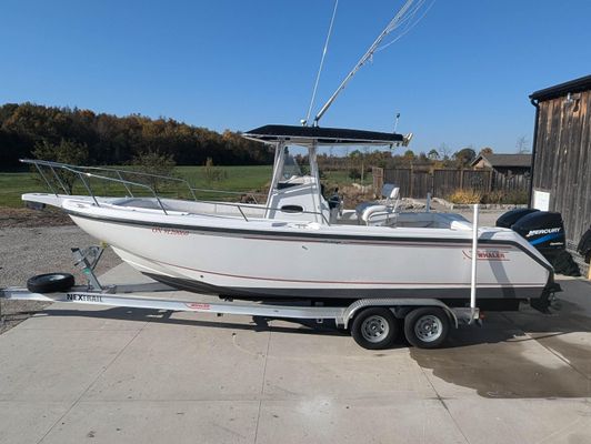 Boston-whaler 26-OUTRAGE - main image