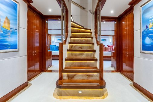 Gulf Craft Majesty 125 image