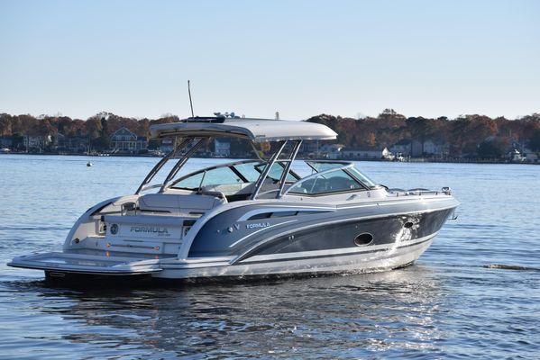 Formula 350 Crossover Bowrider - main image