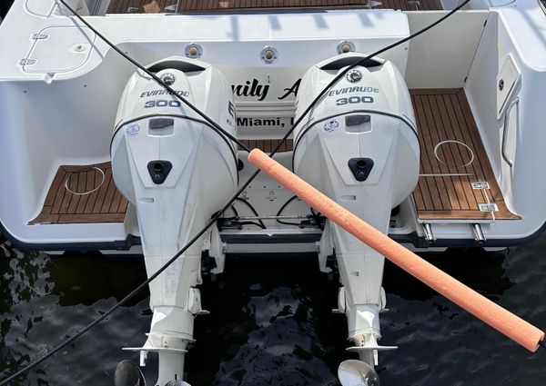 Boston-whaler 305-CONQUEST image