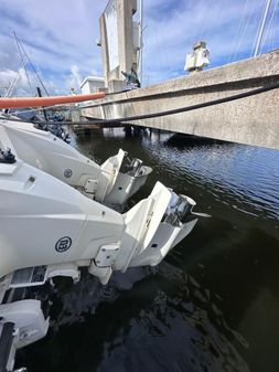 Boston-whaler 305-CONQUEST image