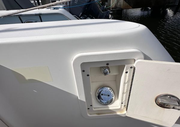 Boston-whaler 305-CONQUEST image