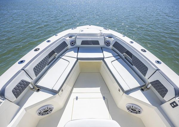 Cobia 265-CENTER-CONSOLE image