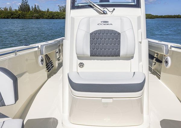 Cobia 265-CENTER-CONSOLE image