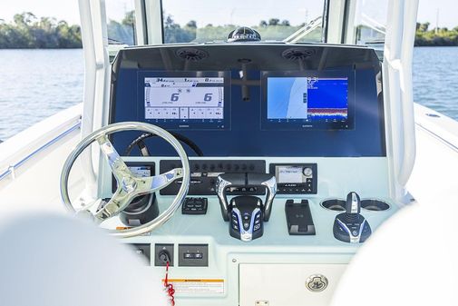 Cobia 265-CENTER-CONSOLE image