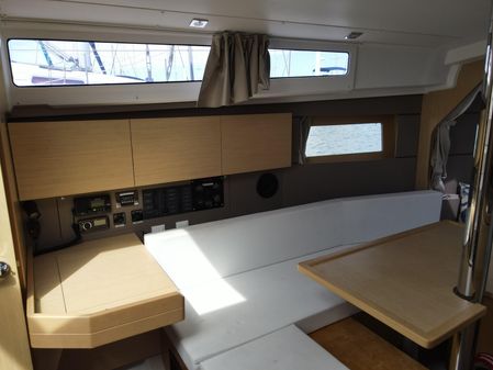 Beneteau Oceanis 35.1 image