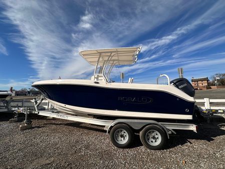 Robalo R200-CENTER-CONSOLE image