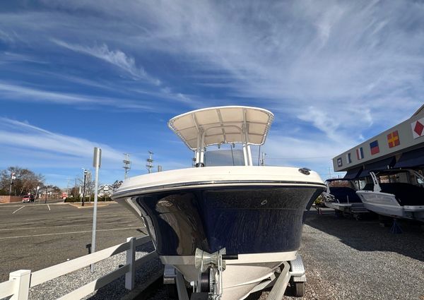 Robalo R200-CENTER-CONSOLE image