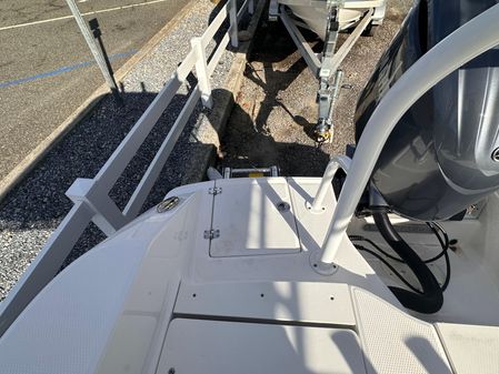 Robalo R200-CENTER-CONSOLE image