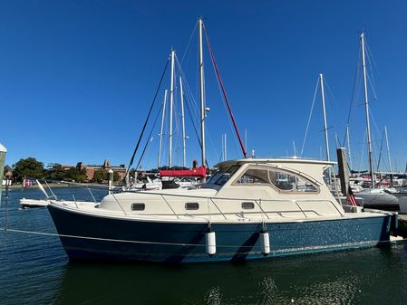 Mainship Pilot 34 Rum Runner II Hardtop image