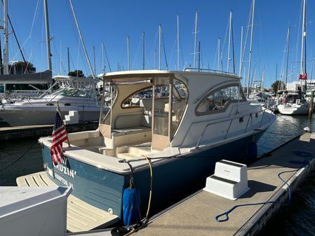 Mainship Pilot 34 Rum Runner II Hardtop image