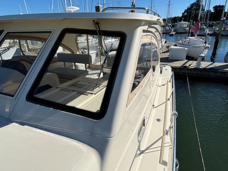 Mainship Pilot 34 Rum Runner II Hardtop image