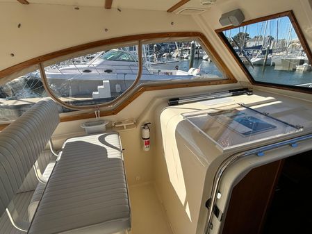 Mainship Pilot 34 Rum Runner II Hardtop image