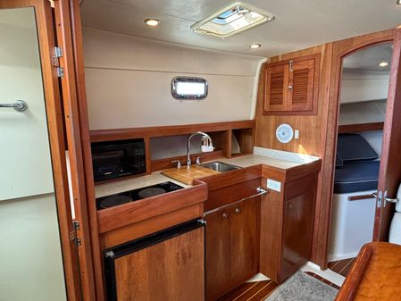 Mainship Pilot 34 Rum Runner II Hardtop image