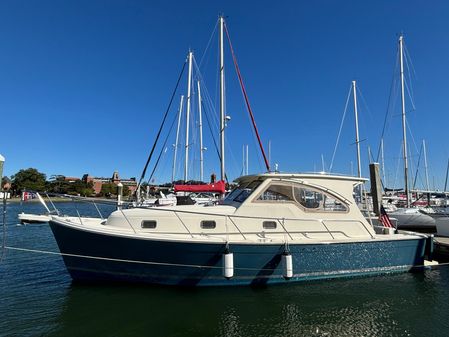 Mainship Pilot 34 Rum Runner II Hardtop image